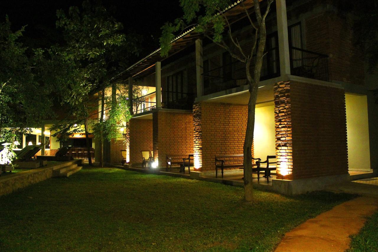 Ehalagala Lake Resort Sigiriya Eksteriør bilde