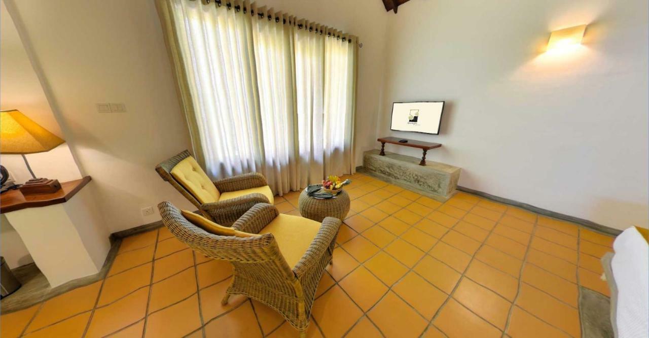Ehalagala Lake Resort Sigiriya Eksteriør bilde